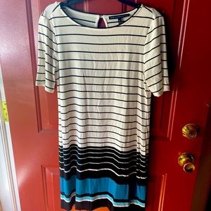 Short sleeve dress